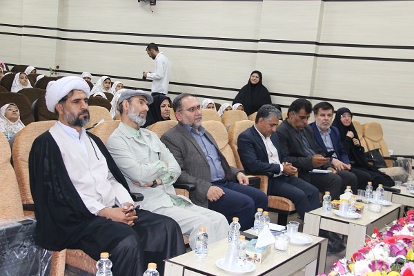 برگزاری جشن تکلیف دختران ماه در کمیته امداد کهگیلویه و بویراحمد