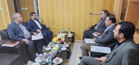 نشست مدیرکل کمیته امداد کهگیلویه و بویراحمد با رؤسای بانکهای سپه و ملت 