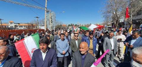 حضور مدیرکل و کارکنان کمیته امداد استان در  راهپیمایی روز قدس