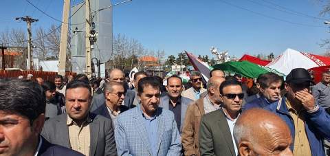 حضور مدیرکل و کارکنان کمیته امداد استان در  راهپیمایی روز قدس