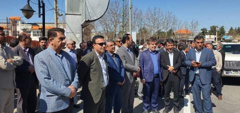 حضور مدیرکل و کارکنان کمیته امداد استان در  راهپیمایی روز قدس