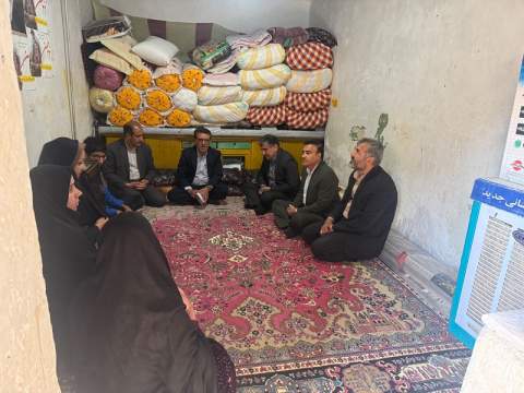 زنان سرپرست خانوار با عائله بیشتر در اولویت خدمات/ فرماندار بویراحمد همیار امدادگران کمیته امداد شد